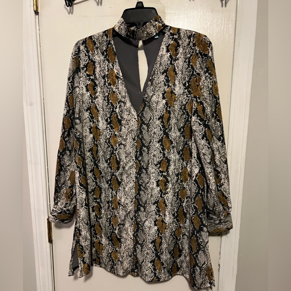 Karlie Long Sleeve Size Medium